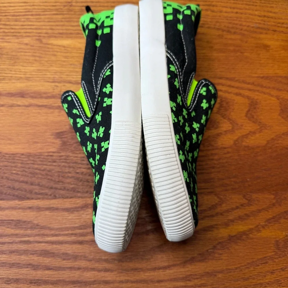 Minecraft Boys Canvas Slip-on‎ Sneakers green black size 4 youth creeper green